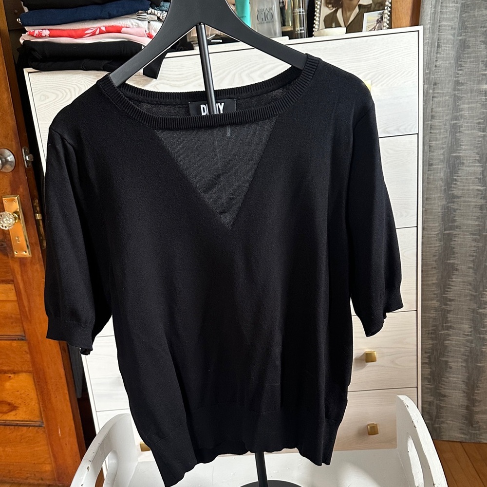 DKNY Women's Elegant Black Short Sleeve Top